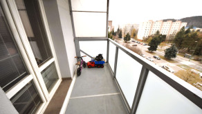 Na predaj veľký 2 izbový byt s balkónom, 57 m2, Nová Dubnica, ul. SNP