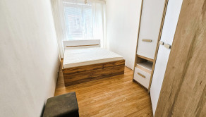 Na predaj zariadený 2 izbový byt s lodžiou, Trenčín, Žilinská