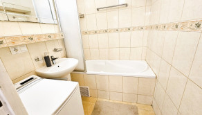 Na predaj zariadený 2 izbový byt s lodžiou, Trenčín, Žilinská