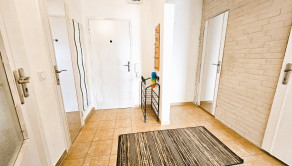 Na predaj zariadený 2 izbový byt s lodžiou, Trenčín, Žilinská