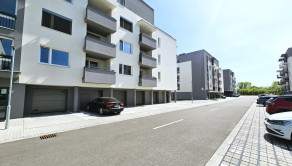 Na prenájom 2 izbový byt s lodžiou a park. miestom, Trenčín, Na pažiti