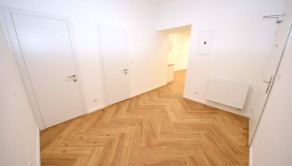 Na prenájom kancelária, komerčný priestor v centre, Trenčín, 65 m2, Mierové námestie