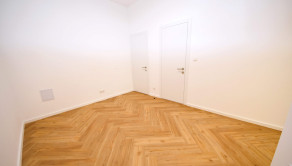 Na prenájom kancelária, komerčný priestor v centre, Trenčín, 65 m2, Mierové námestie