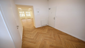 Na prenájom kancelária, komerčný priestor v centre, Trenčín, 65 m2, Mierové námestie