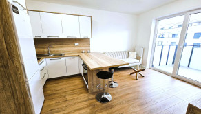 Na prenájom 2 izbový byt s balkónom a park. miestom, Trenčín, Rulandská