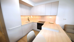 Na prenájom 2 izbový byt s balkónom a park. miestom, Trenčín, Kožušnícka