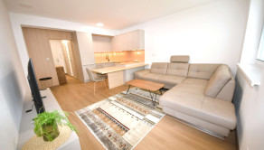 Na prenájom 2 izbový byt s balkónom a park. miestom, Trenčín, Kožušnícka