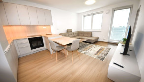 Na prenájom 2 izbový byt s balkónom a park. miestom, Trenčín, Kožušnícka