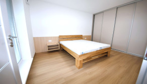 Na prenájom 2 izbový byt s balkónom a park. miestom, Trenčín, Kožušnícka