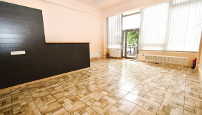 Na prenájom | obchodný priestor | 50 m2 | Trenčín | Piaristická