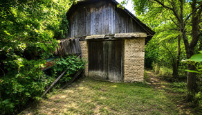 Na predaj | rodinný dom | veľký pozemok | Ivanovce | okres Trenčín | 2346 m2