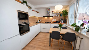 Na predaj | 4 izbový byt | 87 m2 | klimatizácia | Nové Mesto nad Váhom