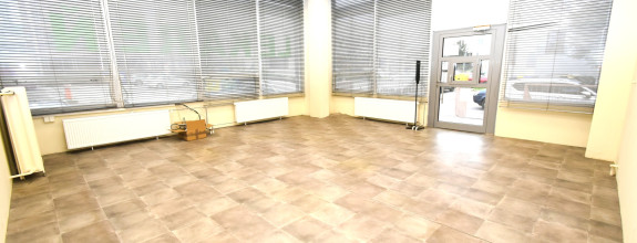 Na prenájom obchodný / komerčný priestor, 131 m2, Trenčín