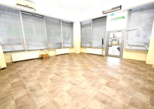 For rent business / commercial space, 131 m2, Trenčín