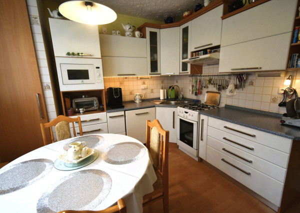 Na predaj veľký 3 izbový byt s lodžiou, 77 m2, Trenčín, Halalovka