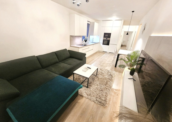 Na prenájom 2 izbový byt s vyhradeným park. miestom, Trenčín, rezidencia Zlatovská