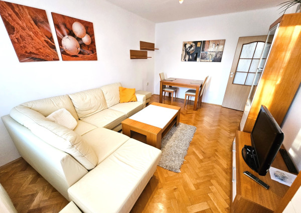 Na prenájom zariadený 3 izbový byt s balkónom v centre Trenčína, Soblahovská