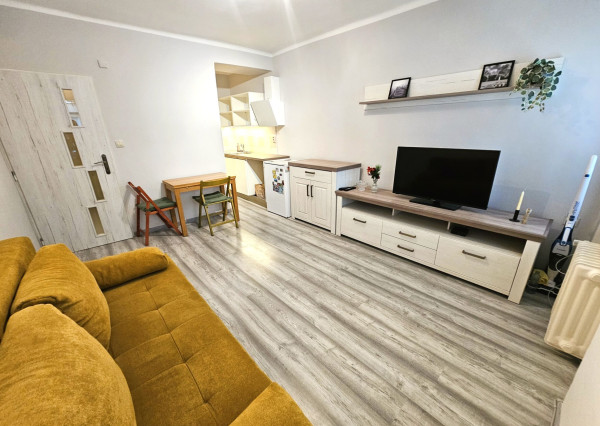 Na prenájom zariadený 2 izbový byt v centre, Trenčín, ul. 28. októbra