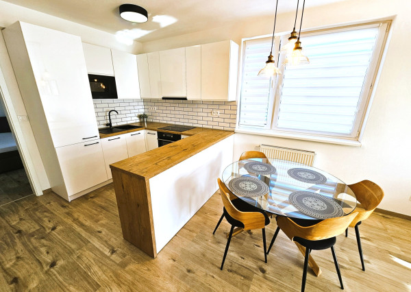 For rent 3-room apartment in a new building with a garage and parking space, Trenčín, Zlatovská