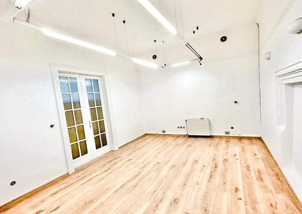 For rent office, space in the center, Trenčín, 20 m2, Mierové námestie