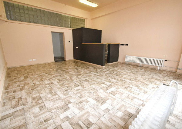 Na prenájom | obchodný priestor | 50 m2 | Trenčín | Piaristická