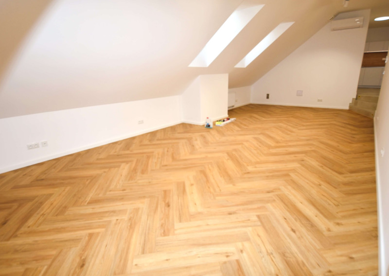 Na prenájom kancelária, kancelársky priestor v centre, Trenčín, 55 m2, Mierové námestie - Na prenájom kancelária, kancelársky priestor v centre, Trenčín, 55 m2, Mierové námestie